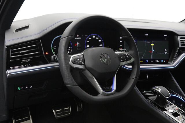 Volkswagen TOUAREG 3.0 TSi eHybrid 463 PK 4MOTION R Edition PHEV, Trekhaak, DYNAUDIO, 360°