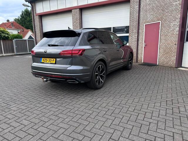 Volkswagen TOUAREG 3.0 tdi R-line - Grijs kenteken - Trekhaak - 231PK
