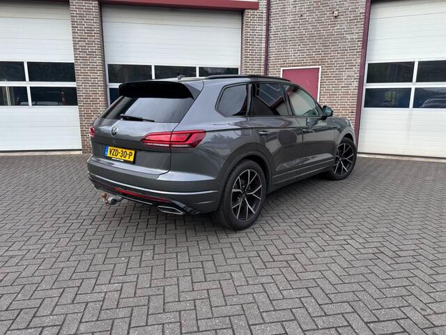 Volkswagen TOUAREG 3.0 tdi R-line - Grijs kenteken - Trekhaak - 231PK