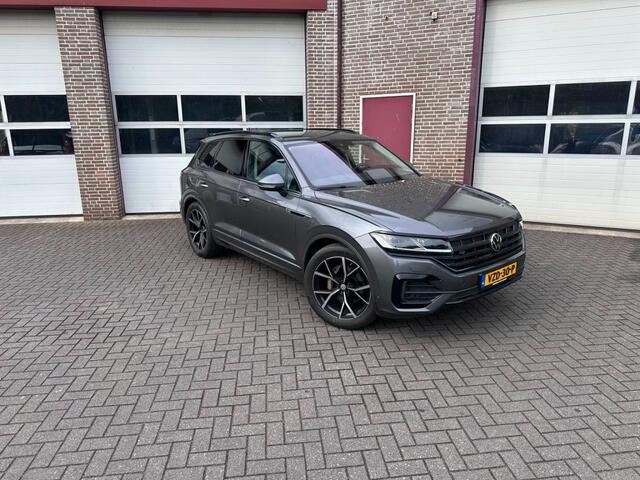 Volkswagen TOUAREG 3.0 tdi R-line - Grijs kenteken - Trekhaak - 231PK