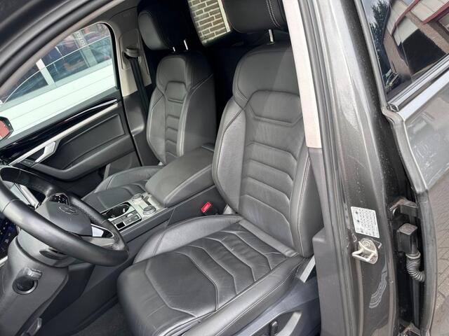 Volkswagen TOUAREG 3.0 tdi R-line - Grijs kenteken - Trekhaak - 231PK