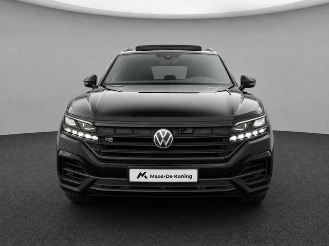 Volkswagen TOUAREG 3.0TSI 340kW/462PK R-line · Panoramadak · Trekhaak · Leder · Luchtvering