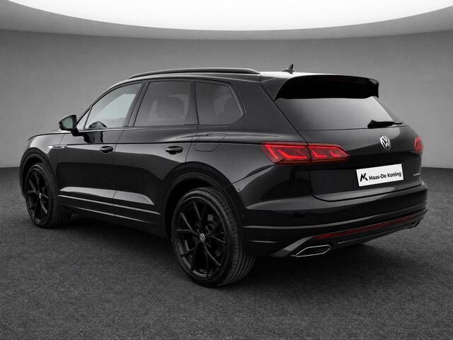 Volkswagen TOUAREG 3.0TSI 340kW/462PK R-line · Panoramadak · Trekhaak · Leder · Luchtvering