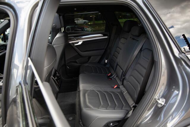 Volkswagen TOUAREG 4.0 TDI R-Line 422PK V8 , Panoramadak, Luchtvering, Dynaudio, HUD, Trekhaak