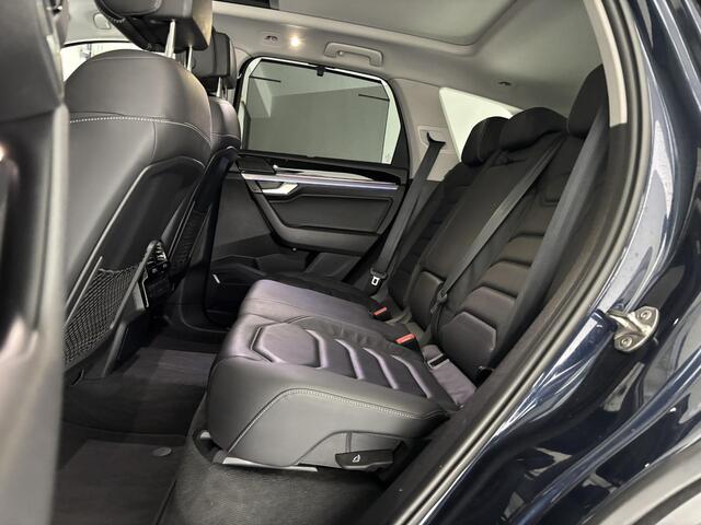 Volkswagen TOUAREG 3.0 TSi eHybrid 4MOTION Elegance | TREKHAAK | 360 CAMERA | LUCHTVERING | CARPLAY |