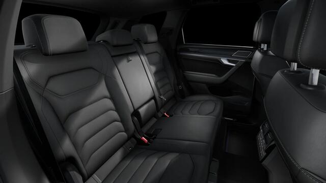 Volkswagen TOUAREG 3.0 TSi eHybrid 4MOTION R 462PK Aut. Panoramadak, Trekhaak, 360gr. Camera, 21" LM Velgen, Keyless, Elektr. Achterklep, Navi, Memorystoel