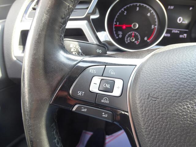 Volkswagen TOURAN 2.0 TDI SCR Comfortline AUTOMAAT| NAVIGATIE| PARKEER SENSOREN| AIRCO/ECC|CRUISE CONTROL|