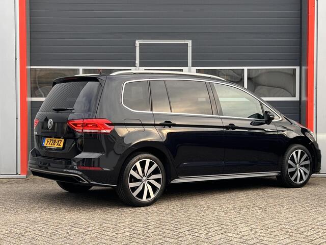 Volkswagen TOURAN 1.5 TSI Highline Business R 7p | R-Line | Pano | Navi | LM | Stoel verwarming |