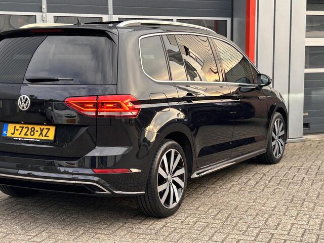 Volkswagen TOURAN 1.5 TSI Highline Business R 7p | R-Line | Pano | Navi | LM | Stoel verwarming |