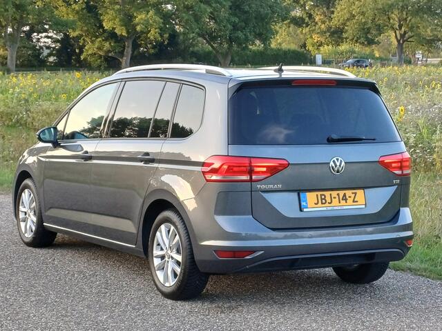 Volkswagen TOURAN 1.2 TSI Comfortline 7p/ Cruise / Navigatie/ Clima
