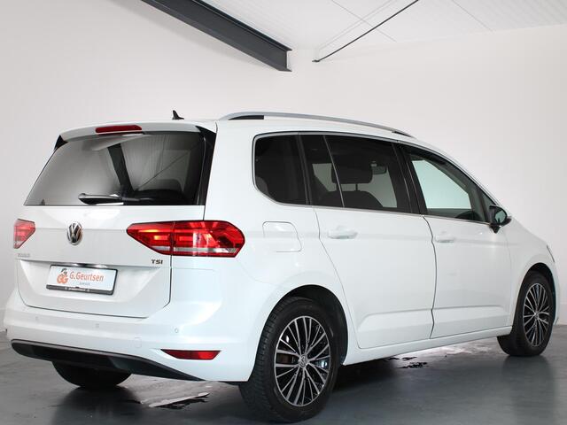 Volkswagen TOURAN 1.2 TSI Highline, 7-Persoons, Navigatie, Bluetooth, ACC