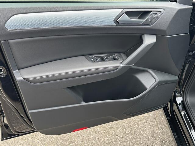 Volkswagen TOURAN 1.5 TSI Comfortline 7-persoons | Keyless | Navi | Camera | Dode hoek | Rijklaar incl. garantie