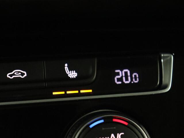 Volkswagen TOURAN 1.4 TSI Highline 7-persoons | Stoelverwarming | Adaptive cruise | Massage | Navigatie | Parkeerhulp | Climate control