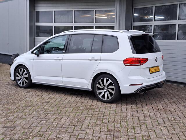 Volkswagen TOURAN 1.4 TSI Connected Series, R-line, 7-Persoons, Trekhaak, Apple Carplay/ Andriod auto, ACC,