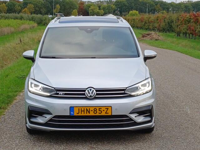 Volkswagen TOURAN TSI Highline Business R-Line 7Pers. /Pano/Trekh./Camera/Navi/
