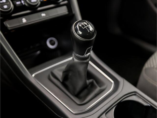 Volkswagen TOURAN 1.4 TSI Sportline 7 Persoons 150Pk (APPLE CARPLAY, GROOT NAVI, CLIMATE, CAMERA, GETINT GLAS, SPORTSTOELEN, ADAPTIVE CRUISE, PARKEERSENSOREN, ELEK PAKKET, NIEUWE APK, NIEUWSTAAT)