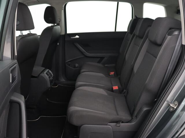 Volkswagen TOURAN 1.2 TSI Highline | 7-persoons | Cruise Control | Trekhaak | Carplay | Climate Control | PDC | Bleutooth