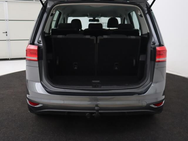 Volkswagen TOURAN 1.2 TSI Highline | 7-persoons | Cruise Control | Trekhaak | Carplay | Climate Control | PDC | Bleutooth