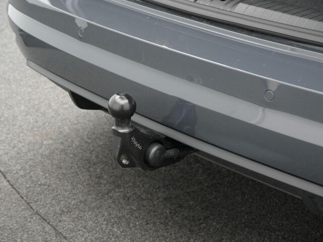 Volkswagen TOURAN 7 pers. 1.5 TSI 150 pk DSG Highline | 7-persoons | Panoramadak | Trekhaak | Stoelverwarming | Sportonderstel | Side Assist | Black Style