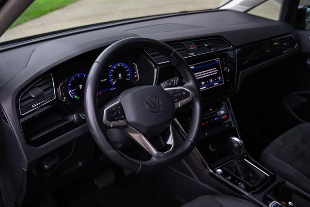 Volkswagen TOURAN 1.5 TSI Highline 7p , 7-persoons, Cruise control, Apple Carplay,