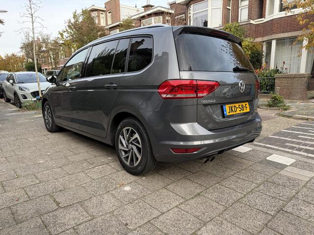 Volkswagen TOURAN 1.4 TSI Highline SOUND NAVI CARPLAY TREKHAAK