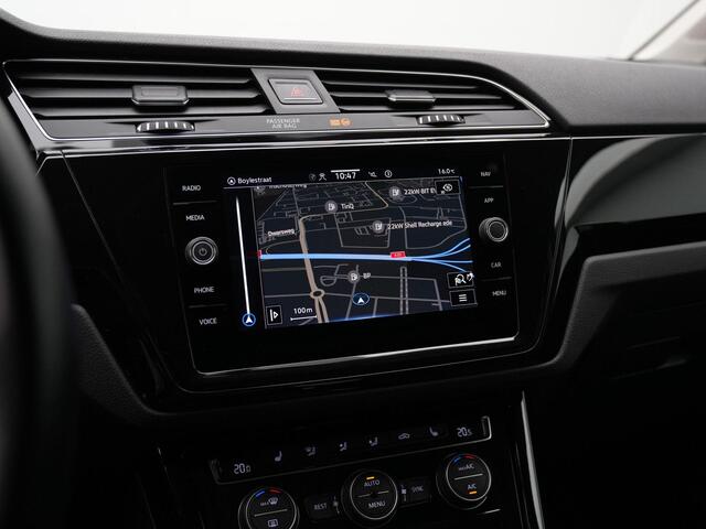 Volkswagen TOURAN 7 pers. 1.5 TSI 150 pk DSG Highline / R-Line | Trekhaak | Achteruitrijcamera | Navigatie | Stoelverwarming | Adaptive Cruise