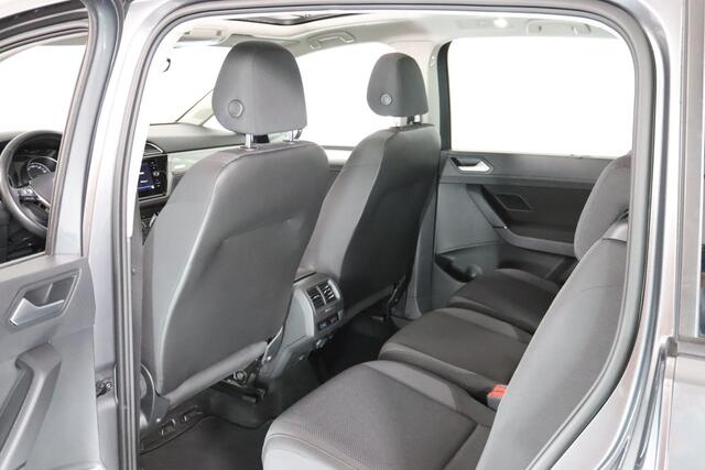 Volkswagen TOURAN 1.5 TSI Comfortline, 7-Persoons, Panoramadak, Apple CarPlay/Android Auto, Bluetooth