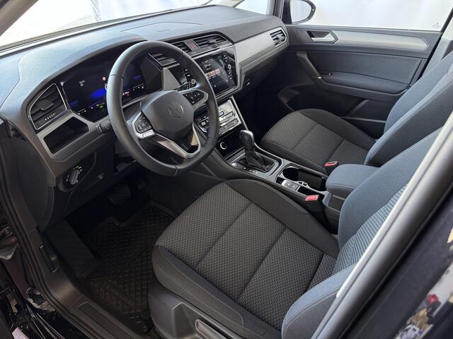 Volkswagen TOURAN 1.5 TSI 150PK 7P CARPLAY NAVI CAMERA LED ELEK.KLEP VIR.COCKPIT DODE.HOEK DET. STOELVERW KEYLESS 7P 7PERS 10/2024 "Volkswagen rijden begint bij Topautos.nl - 75 topmodellen direct op voorraad!"