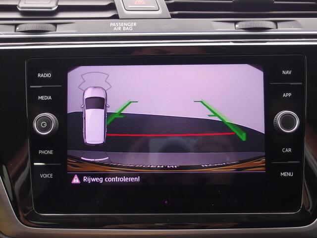 Volkswagen TOURAN 1.5 TSI 150PK Comfortline Business 7p CAMERA / STOELVERW / DAB+ / ACC / PDC / BLUETOOTH / CRUISE / NL-AUTO