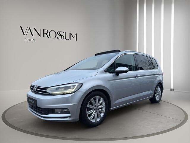 Volkswagen TOURAN 1.4 TSI Highline 7p | Panoramadak | Camera | Wegklaptrekhaak | Comfortstoelen en Verwarmd | Ketting vernieuwd !