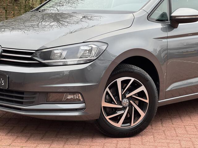 Volkswagen TOURAN 1.0 TSI 115PK Highline 7p AdaptiveCruise AppleCarplay Camera 7-Persoons