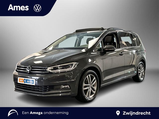 Volkswagen TOURAN 1.5 150pk TSI Highline 7p Navigatie 'Discover Media' | Velgen 'Salvador', 17 inch lichtmetaal | Panoramaschuif-kanteldak