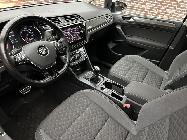 Volkswagen TOURAN 1.5 TSI 7p Panorama | Adap. Cruise | Stoel- & Stuurverwarming