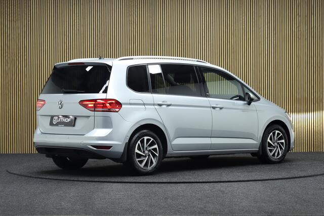 Volkswagen TOURAN 1.2 TSI Highline Business | Adaptive-cruise | Parkeer-assistent | Camera | Clima | Stoelverwarming V+A | Elek. Achterklep | Navigatie | All-season Banden