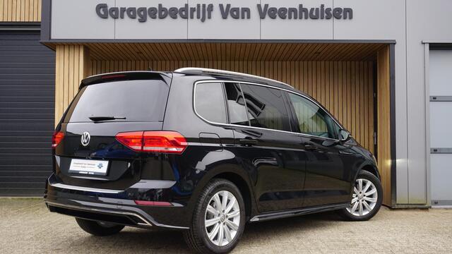 Volkswagen TOURAN 1.5 TSI 150PK 7-Zits DSG R-Line & Highline LED Keyless 17inch LM Stoel & Stuurverwarming *Unieke nette staat*