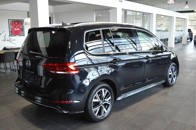 Volkswagen TOURAN 1.5 TSI R-LINE 7p navi camera pano trekhaak 18 inch !!