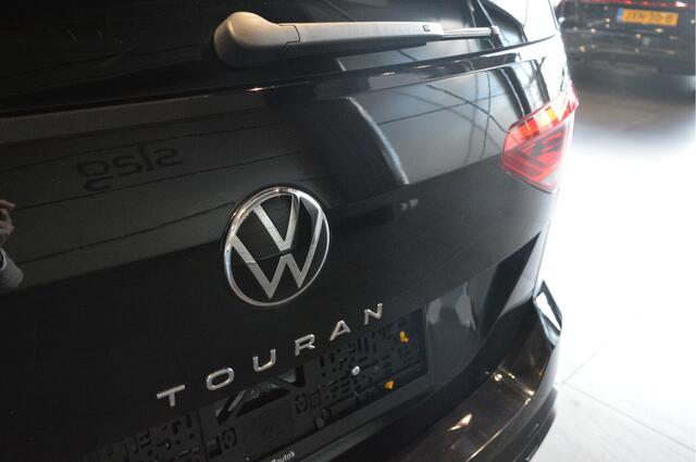 Volkswagen TOURAN 1.5 TSI R-LINE 7p navi camera pano trekhaak 18 inch !!
