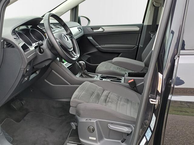 Volkswagen TOURAN 1.5 TSI Highline Business 7p / LED / Cruise / Navigatie