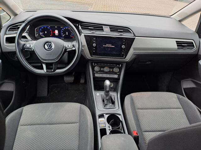 Volkswagen TOURAN 1.5 TSI Comfortline Business 7p Trekhaak, ACC, Digitale cockpit, Camera, Stoelverwarming