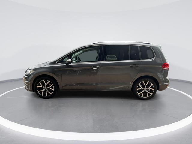 Volkswagen TOURAN 1.4 TSI 150pk DSG Highline 7p · Camera · Wegklapbare Trekhaak · Apple/Android Car Play · Navigatie · 17'' Inch ·