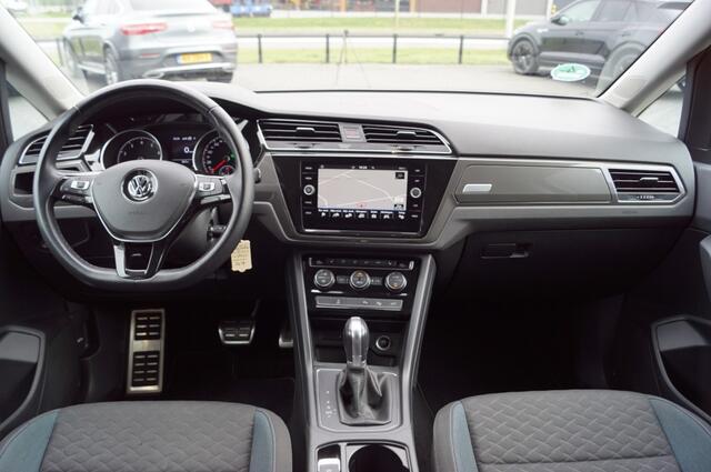 Volkswagen TOURAN 1.5 TSI DSG R-Line / 7 persoons/ Navi / Camera / LED/ PDC/App-Connect