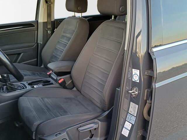 Volkswagen TOURAN 1.5 TSI Highline 5-Pers. /Camera/Cruise/Carplay/Trekh./Navi/Standkachel/