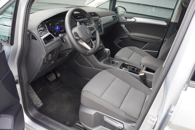Volkswagen TOURAN 1.5 TSI Comfortline - VIRT. COCKPIT - 7 PERSOONS - CARPLAY - KEYLESS - FULL LED -