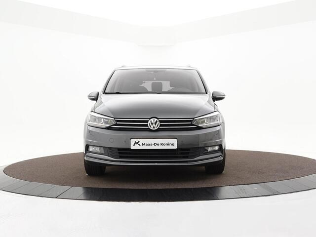 Volkswagen TOURAN 1.4 TSI 150pk DSG Highline 7p · Camera · Wegklapbare Trekhaak · Apple/Android Car Play · Navigatie · 17'' Inch ·
