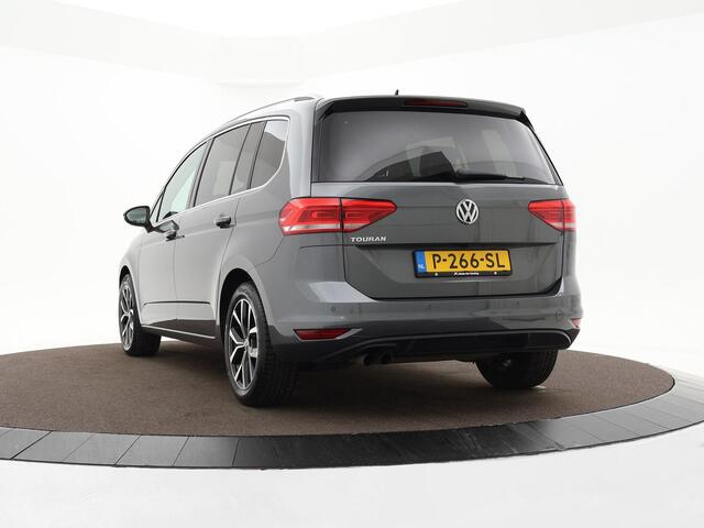 Volkswagen TOURAN 1.4 TSI 150pk DSG Highline 7p · Camera · Wegklapbare Trekhaak · Apple/Android Car Play · Navigatie · 17'' Inch ·