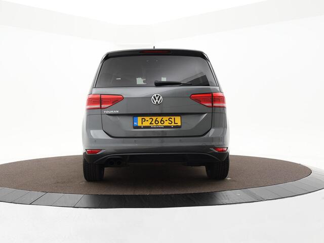 Volkswagen TOURAN 1.4 TSI 150pk DSG Highline 7p · Camera · Wegklapbare Trekhaak · Apple/Android Car Play · Navigatie · 17'' Inch ·