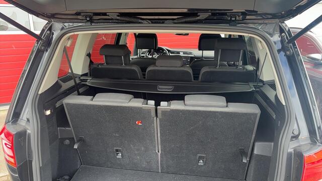 Volkswagen TOURAN 1.4 TSI Highline Business R 7p AUTOMAAT / FULL LED / TREKHAAK / CARPLAY / STOELVERW / NAVI / CLIMA / PDC / BLUETOOTH / ACC