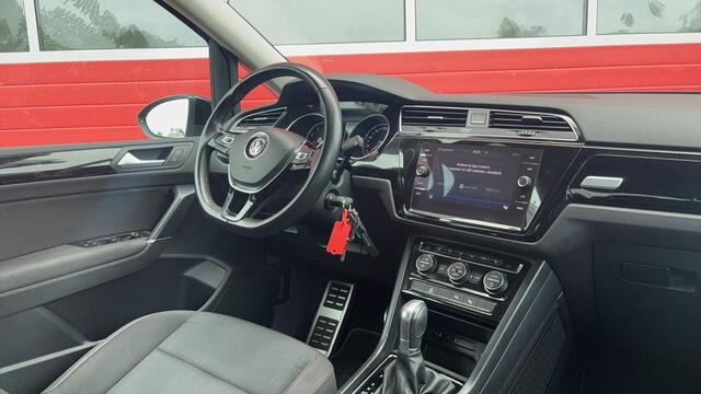 Volkswagen TOURAN 1.4 TSI Highline Business R 7p AUTOMAAT / FULL LED / TREKHAAK / CARPLAY / STOELVERW / NAVI / CLIMA / PDC / BLUETOOTH / ACC