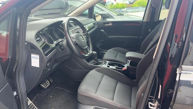Volkswagen TOURAN 1.4 TSI Highline Business R 7p AUTOMAAT / FULL LED / TREKHAAK / CARPLAY / STOELVERW / NAVI / CLIMA / PDC / BLUETOOTH / ACC