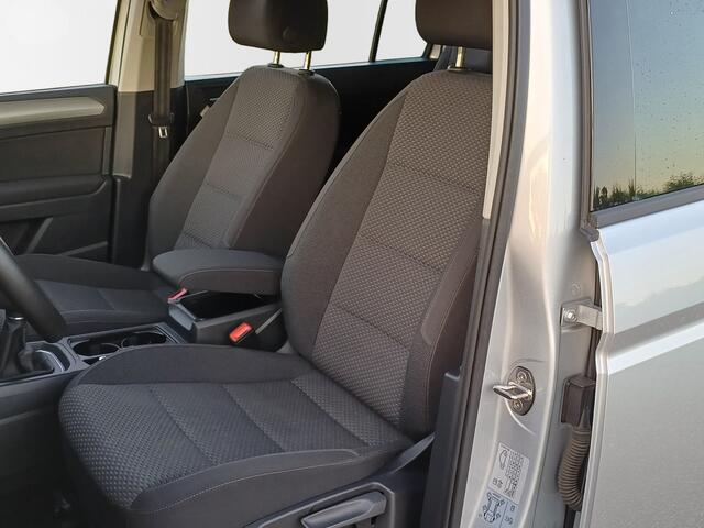 Volkswagen TOURAN 1.5 TSI Highline 7- Pers. /Clima/Cruise/Parkh.v+a/Navi/16"/